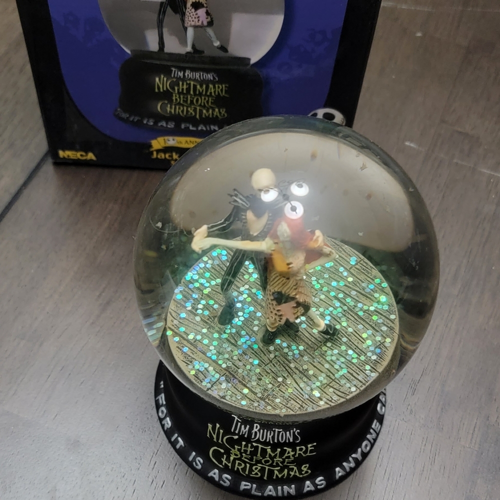 NECA The Nightmare Before Christmas - Jack and Sally Dancing Snow